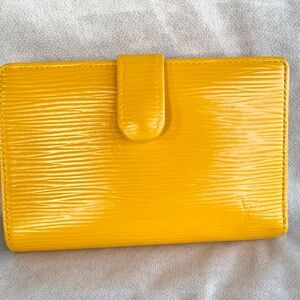 Yellow Women's LV Wallet *see note